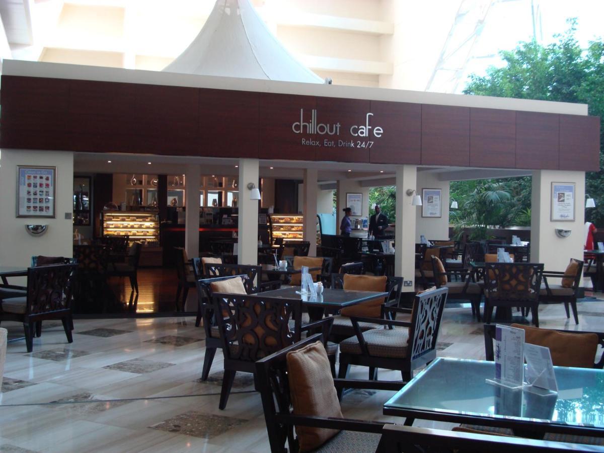 Radisson Blu Resort, שארג'ה מראה חיצוני תמונה Interior of the café