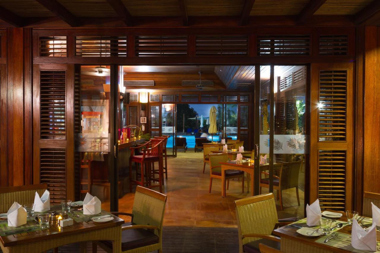 Radisson Blu Resort, שארג'ה מראה חיצוני תמונה The restaurant at the hotel